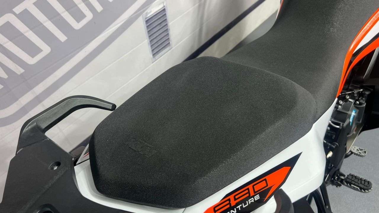 2024 KTM 890 ADVENTURE 2024 KTM 890 ADVENTURE