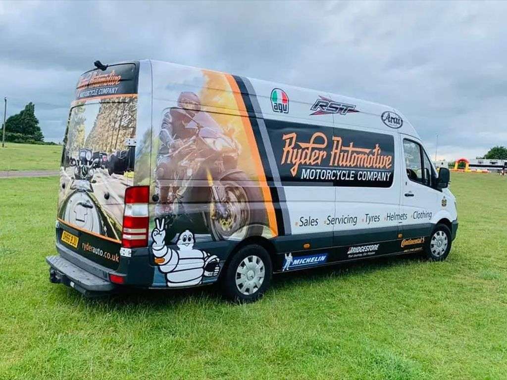 2024 KTM 890 ADVENTURE 2024 KTM 890 ADVENTURE