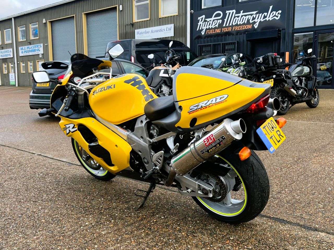 A 1999 SUZUKI PART EXCHANGE TO CLEAR WITH TWIN YOSHIMURA EXHAUSTS A 1999 SUZUKI PART EXCHANGE TO CLEAR WITH TWIN YOSHIMURA EXHAUSTS