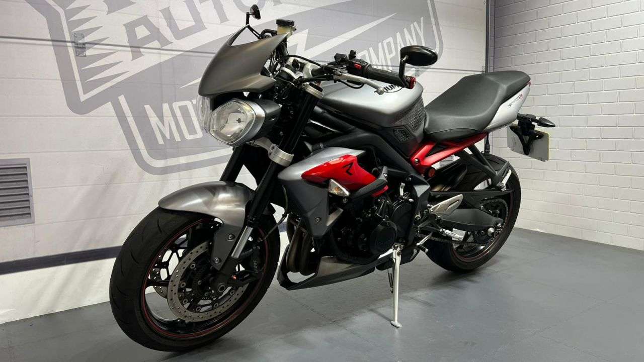 2014 TRIUMPH STREET TRIPLE 675 2014 TRIUMPH STREET TRIPLE 675
