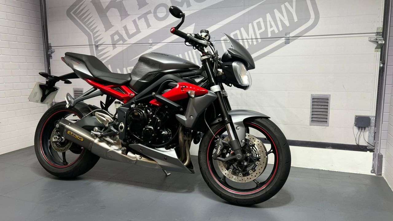 2014 TRIUMPH STREET TRIPLE 675 2014 TRIUMPH STREET TRIPLE 675
