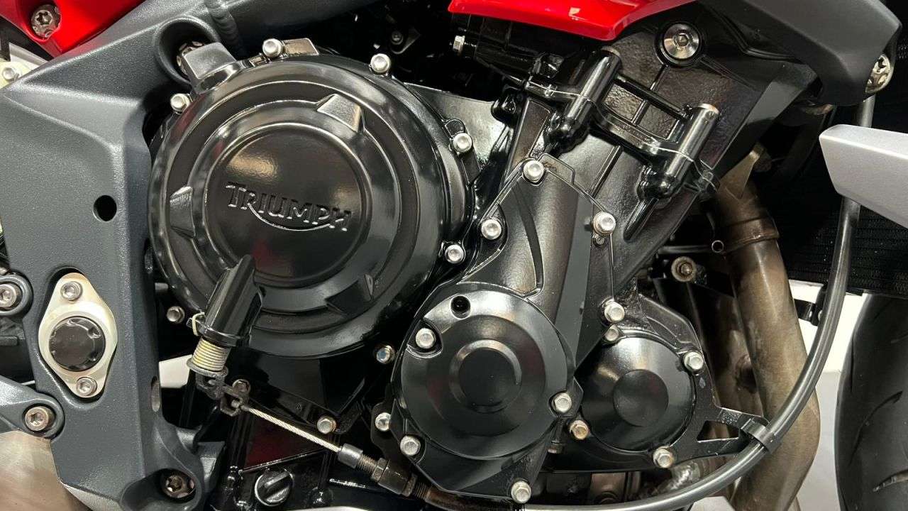 2014 TRIUMPH STREET TRIPLE 675 2014 TRIUMPH STREET TRIPLE 675