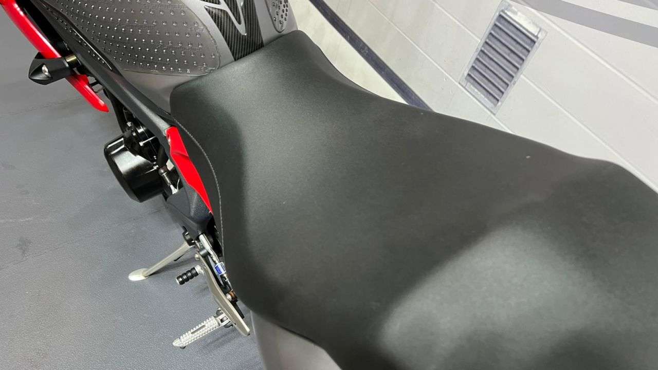 2014 TRIUMPH STREET TRIPLE 675 2014 TRIUMPH STREET TRIPLE 675