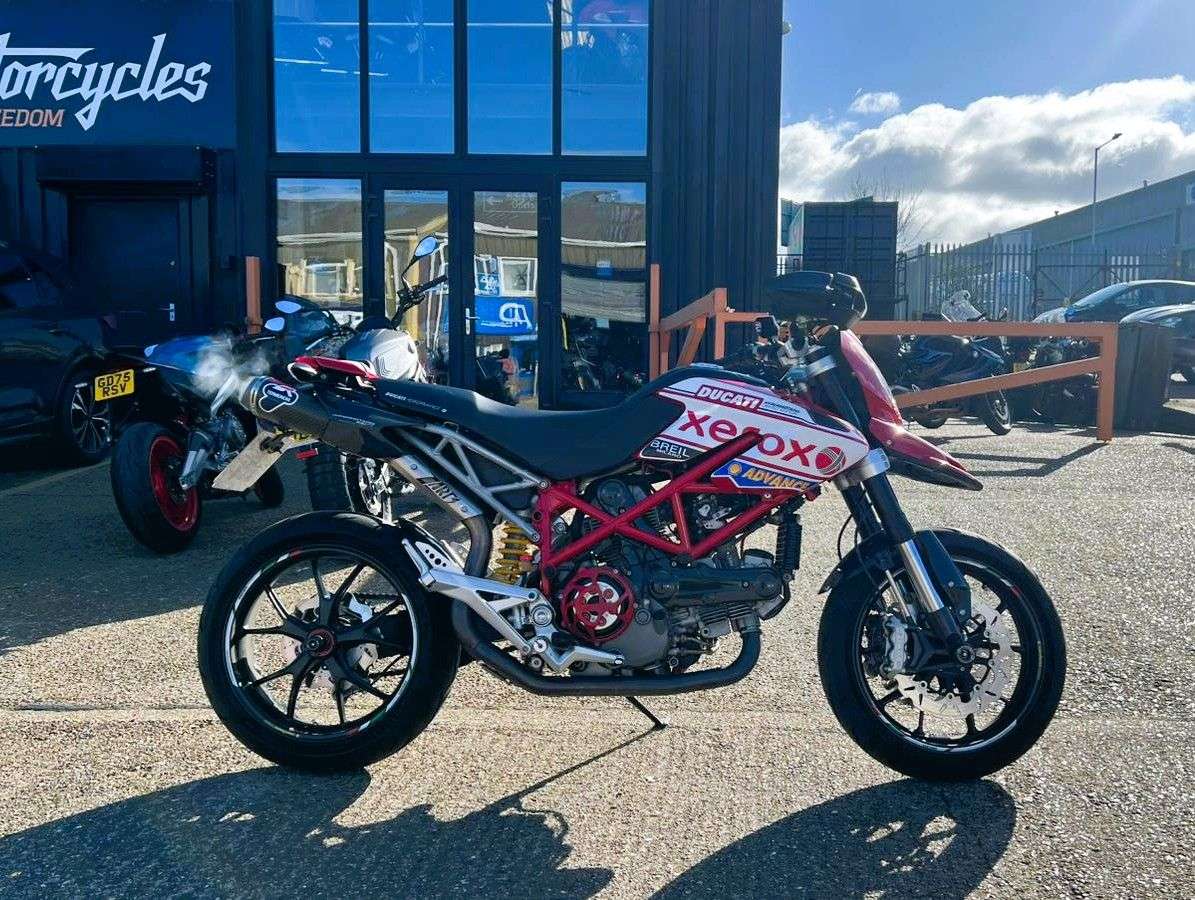 A 2011 DUCATI HYPERMOTARD 1100 EVO - BUY ONLINE 24 HRS A DAY - FINANCE AVAILABLE - ALL TYPES OF CREDIT ACC A 2011 DUCATI HYPERMOTARD 1100 EVO - BUY ONLINE 24 HRS A DAY - FINANCE AVAILABLE - ALL TYPES OF CREDIT ACC
