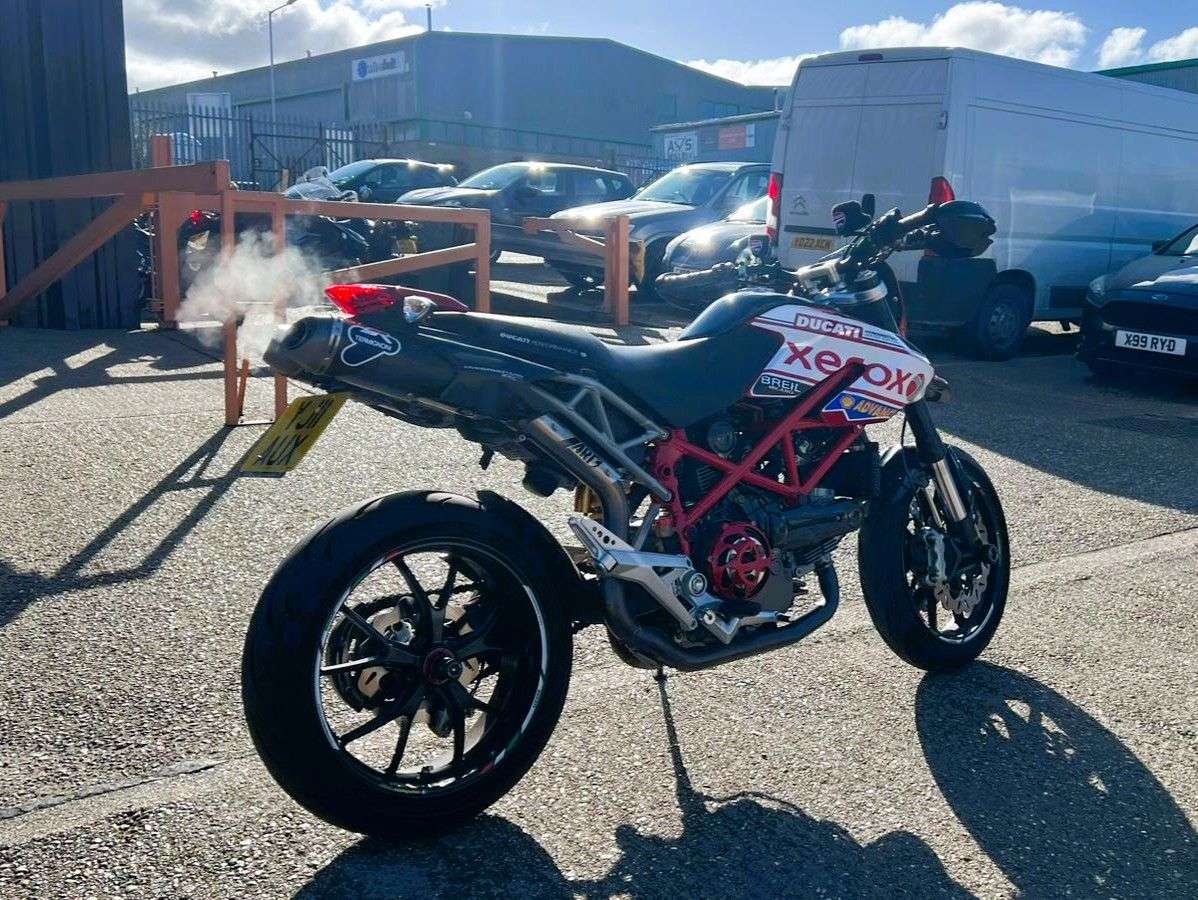 A 2011 DUCATI HYPERMOTARD 1100 EVO - BUY ONLINE 24 HRS A DAY - FINANCE AVAILABLE - ALL TYPES OF CREDIT ACC A 2011 DUCATI HYPERMOTARD 1100 EVO - BUY ONLINE 24 HRS A DAY - FINANCE AVAILABLE - ALL TYPES OF CREDIT ACC