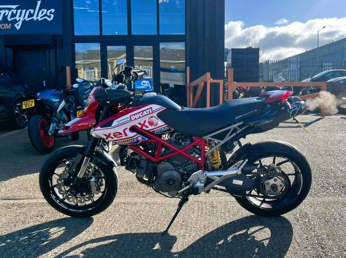 2011 DUCATI HYPERMOTARD 1100 2011 DUCATI HYPERMOTARD 1100