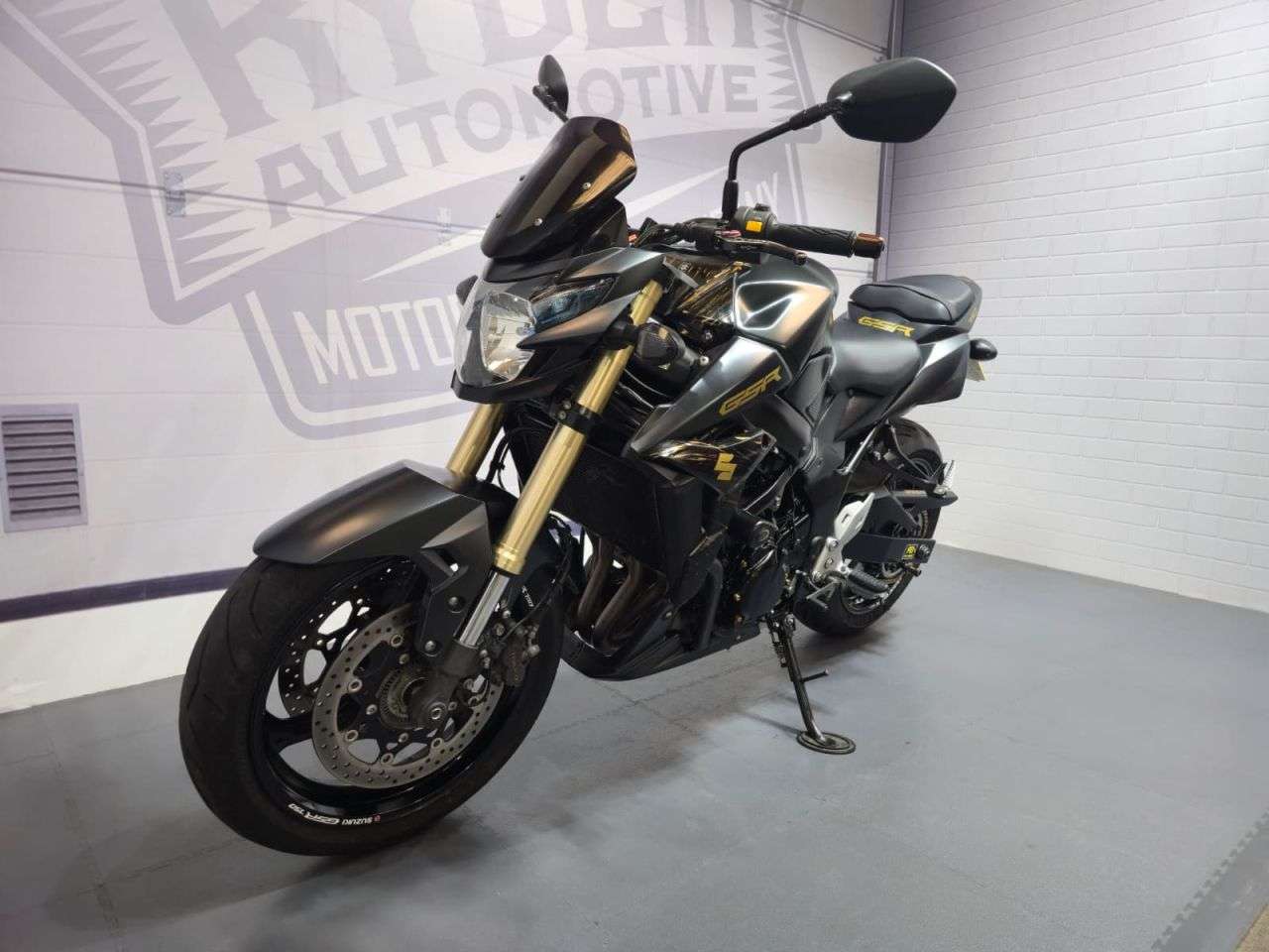 2013 SUZUKI GSR750 2013 SUZUKI GSR750