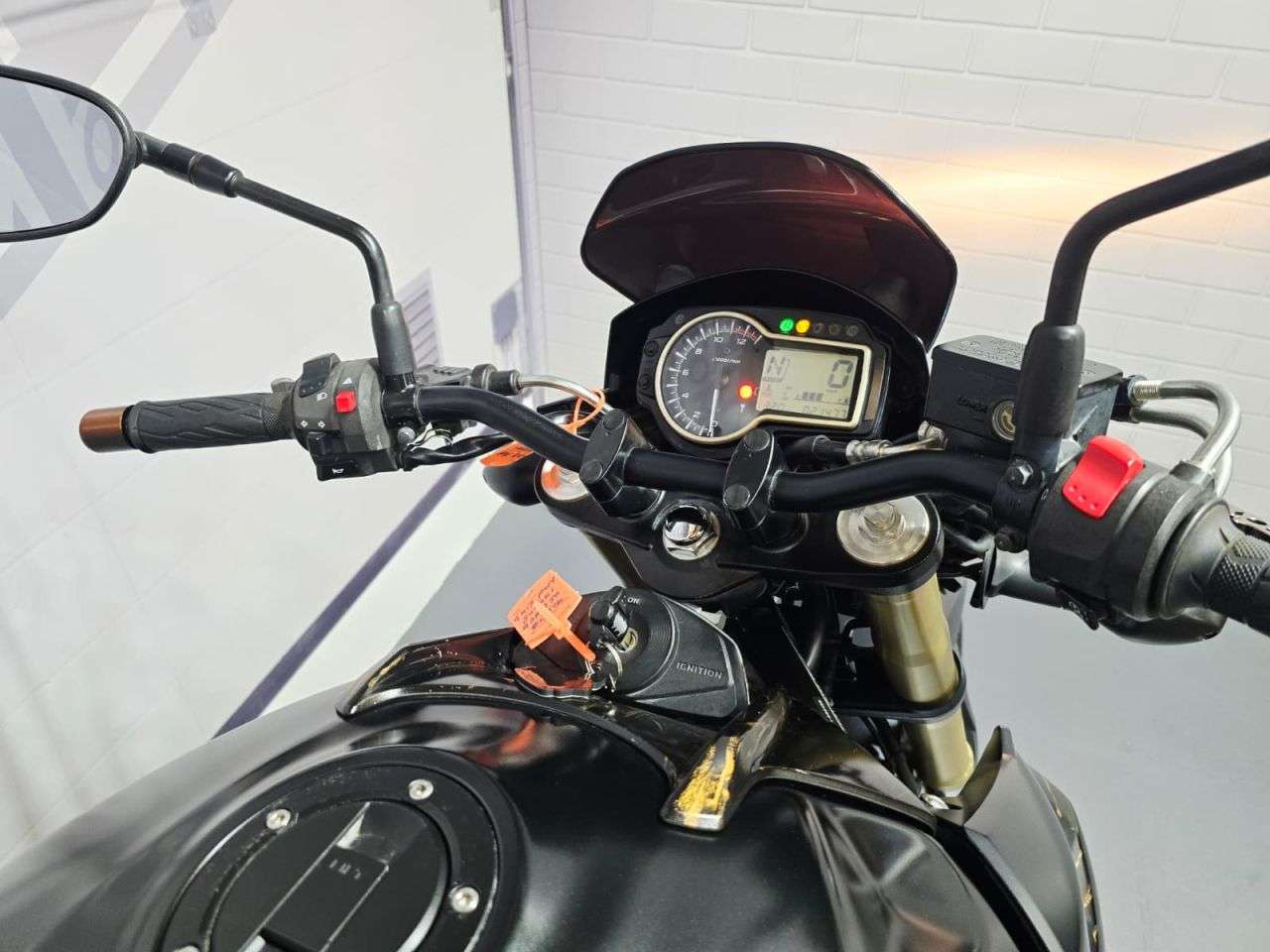 2013 SUZUKI GSR750 2013 SUZUKI GSR750