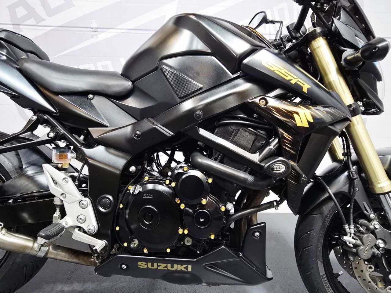 2013 SUZUKI GSR750 2013 SUZUKI GSR750