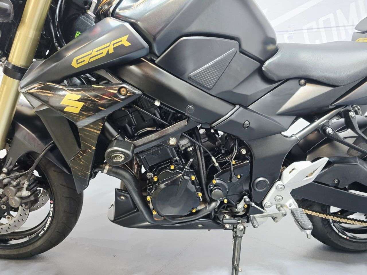 2013 SUZUKI GSR750 2013 SUZUKI GSR750