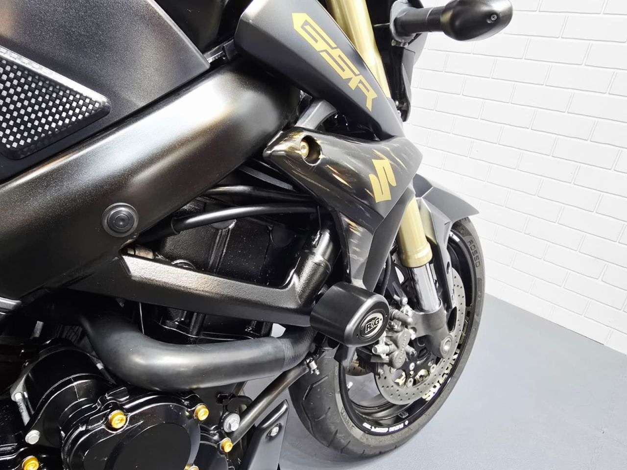 2013 SUZUKI GSR750 2013 SUZUKI GSR750