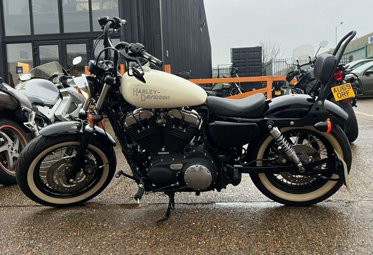 2011 HARLEY-DAVIDSON SPORTSTER 2011 HARLEY-DAVIDSON SPORTSTER