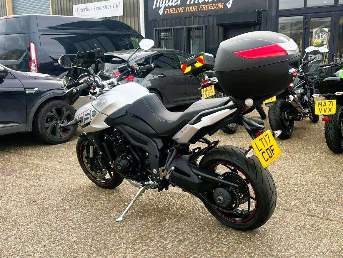 2017 TRIUMPH TIGER 1050 2017 TRIUMPH TIGER 1050