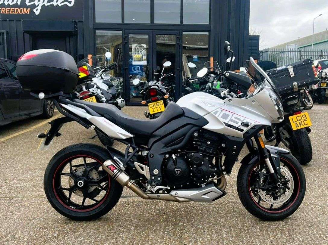 A 2017 TRIUMPH TIGER 1050 - BUY ONLINE 24 HRS A DAY - FINANCE AVAILABLE - ALL TYPES OF CREDIT ACCEPTE A 2017 TRIUMPH TIGER 1050 - BUY ONLINE 24 HRS A DAY - FINANCE AVAILABLE - ALL TYPES OF CREDIT ACCEPTE