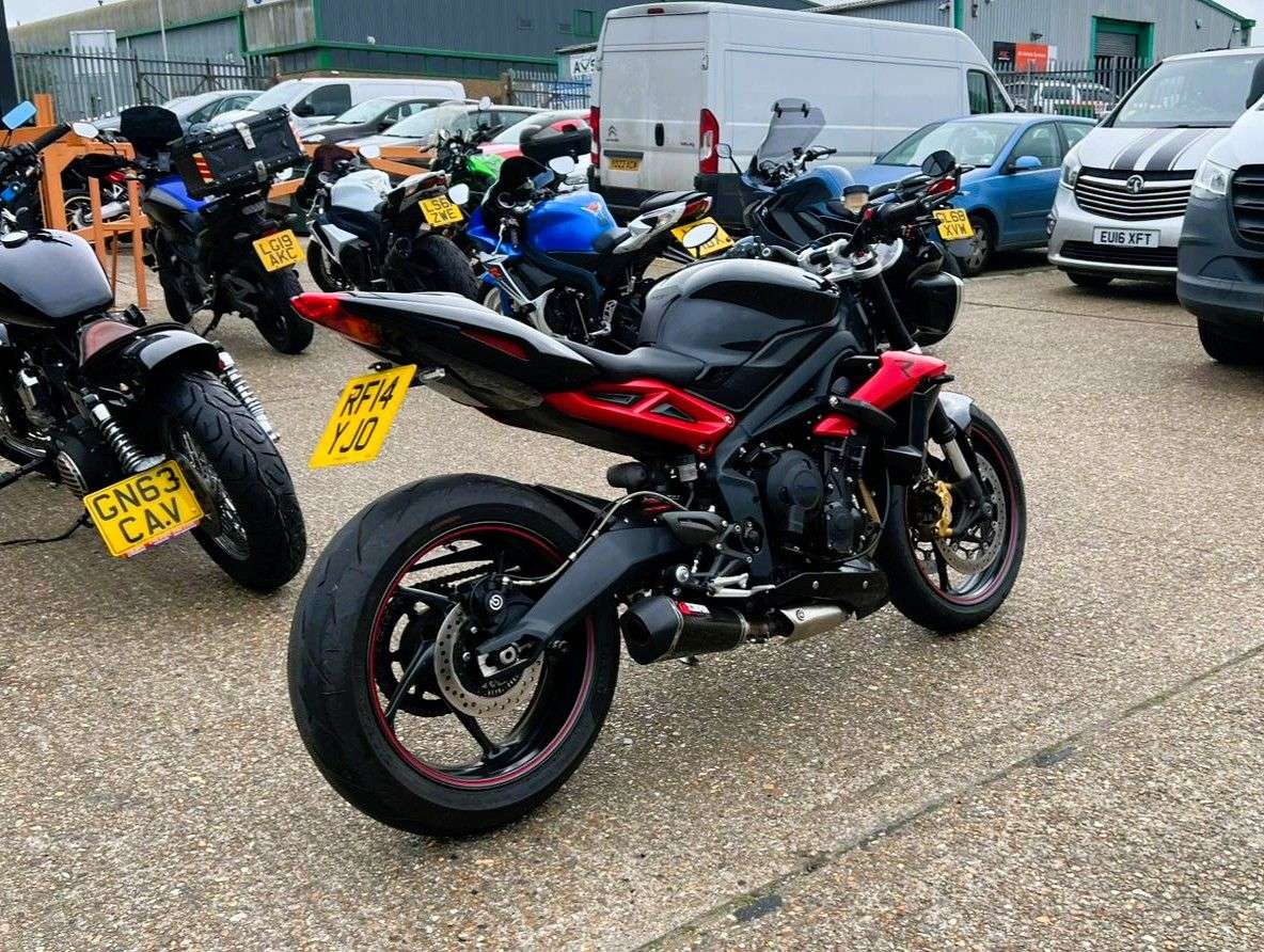A 2014 TRIUMPH STREET TRIPLE 675 R - BUY ONLINE 24 HRS A DAY - FINANCE AVAILABLE - ALL TYPES OF CREDIT ACCEP A 2014 TRIUMPH STREET TRIPLE 675 R - BUY ONLINE 24 HRS A DAY - FINANCE AVAILABLE - ALL TYPES OF CREDIT ACCEP