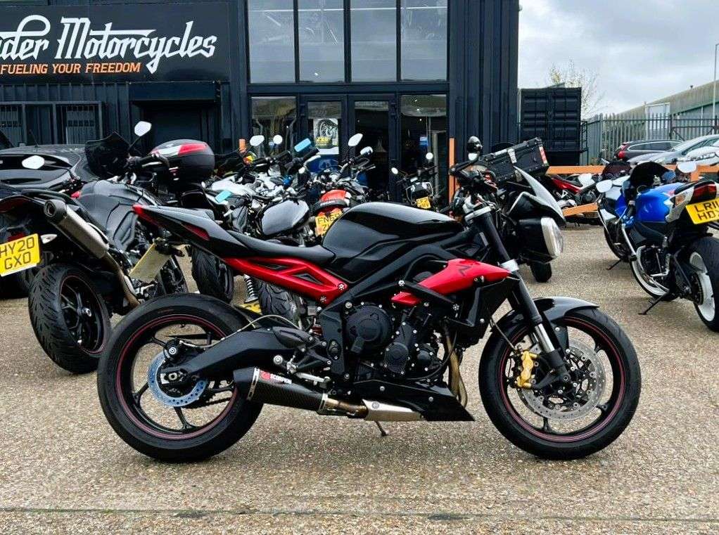 A 2014 TRIUMPH STREET TRIPLE 675 R - BUY ONLINE 24 HRS A DAY - FINANCE AVAILABLE - ALL TYPES OF CREDIT ACCEP A 2014 TRIUMPH STREET TRIPLE 675 R - BUY ONLINE 24 HRS A DAY - FINANCE AVAILABLE - ALL TYPES OF CREDIT ACCEP