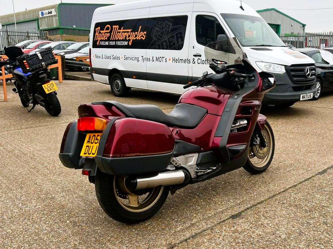 A 2001 HONDA ST1100 PAN EUROPEAN - BUY ONLINE 24 HRS A DAY - FINANCE AVAILABLE - ALL TYPES OF CREDIT ACCEPTE A 2001 HONDA ST1100 PAN EUROPEAN - BUY ONLINE 24 HRS A DAY - FINANCE AVAILABLE - ALL TYPES OF CREDIT ACCEPTE