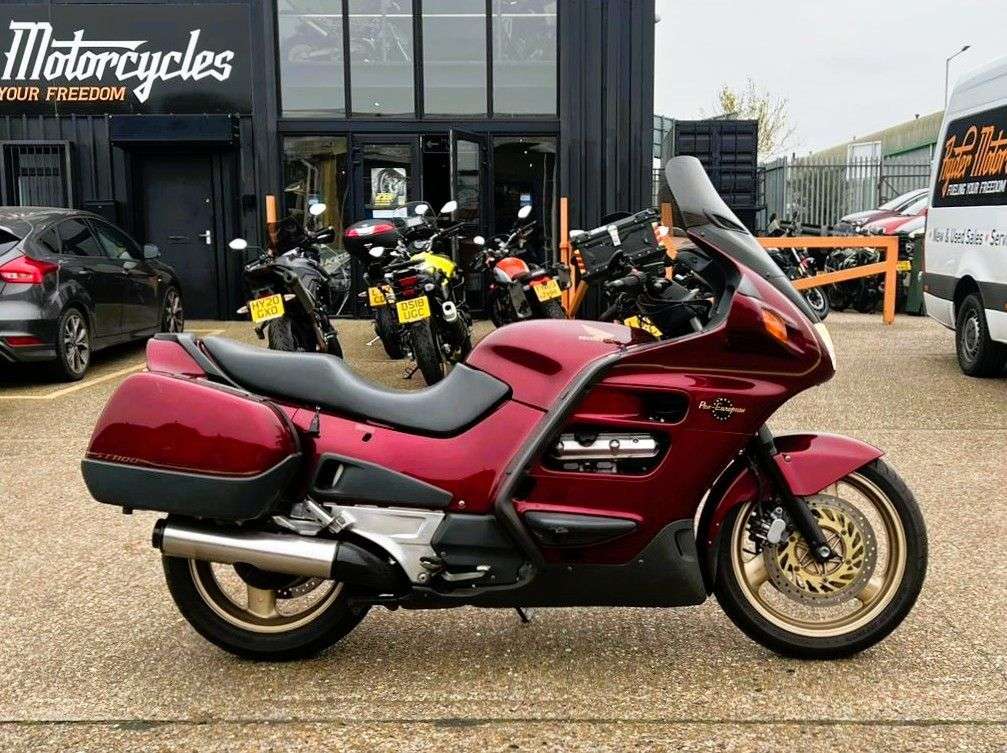 A 2001 HONDA ST1100 PAN EUROPEAN - BUY ONLINE 24 HRS A DAY - FINANCE AVAILABLE - ALL TYPES OF CREDIT ACCEPTE A 2001 HONDA ST1100 PAN EUROPEAN - BUY ONLINE 24 HRS A DAY - FINANCE AVAILABLE - ALL TYPES OF CREDIT ACCEPTE