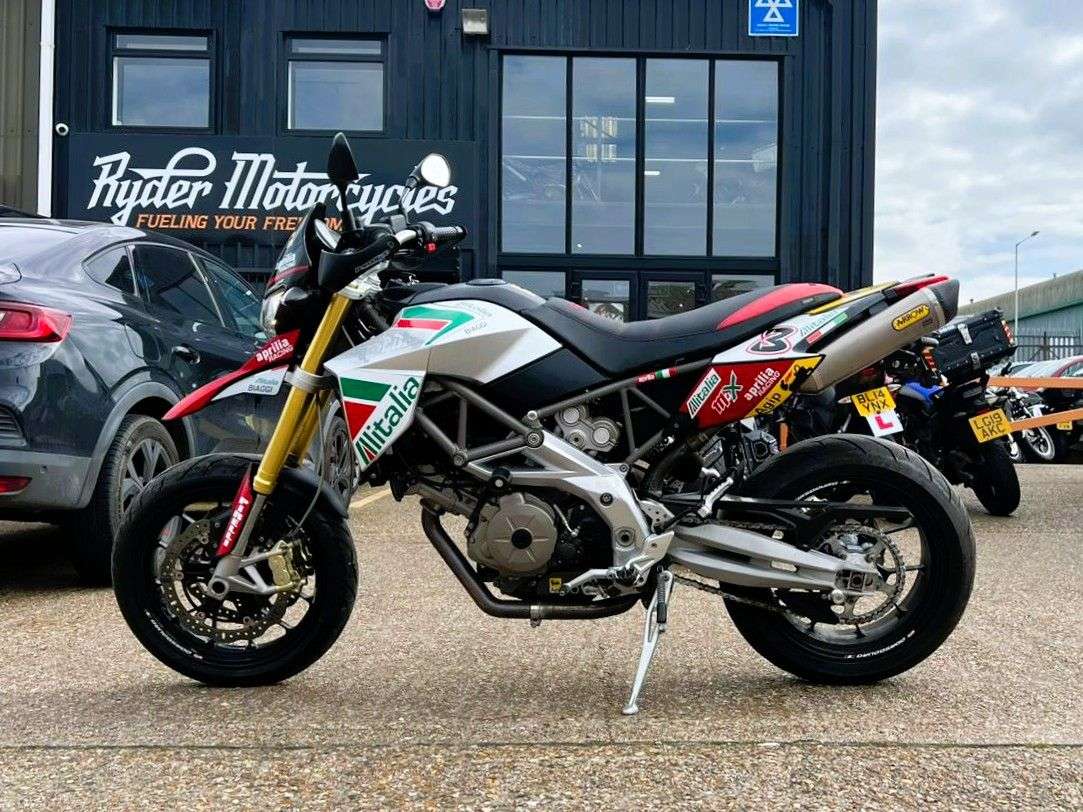 2011 APRILIA DORSODURO 750 2011 APRILIA DORSODURO 750