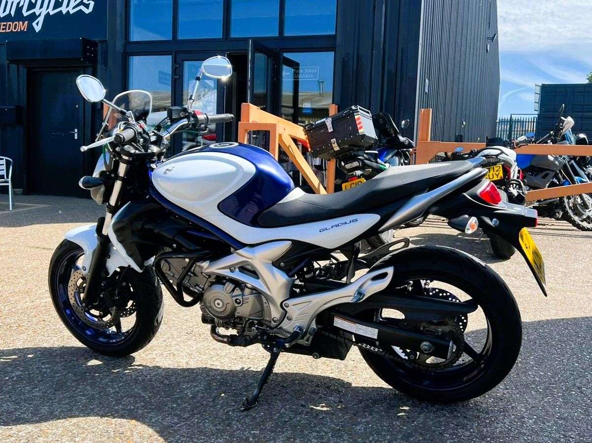 2011 SUZUKI GLADIUS 650 2011 SUZUKI GLADIUS 650