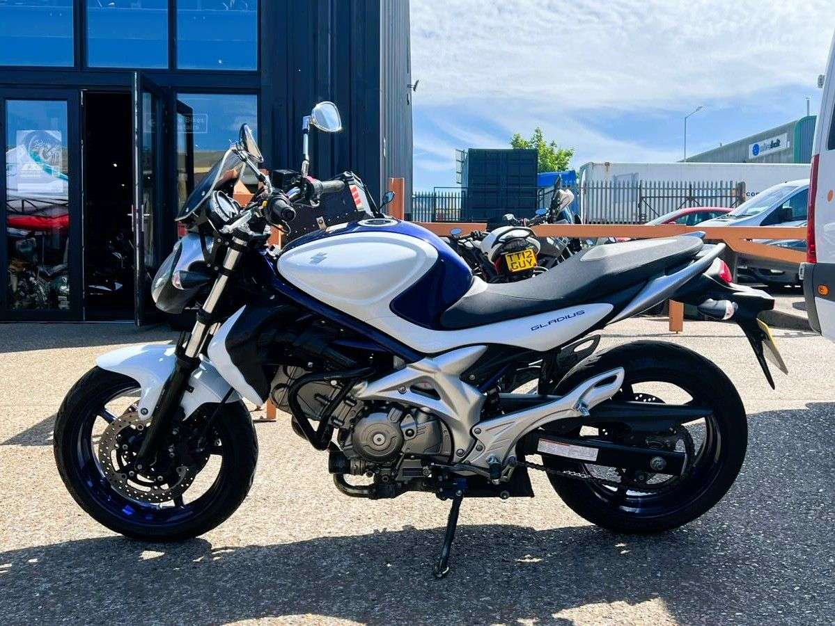 2011 SUZUKI GLADIUS 650 2011 SUZUKI GLADIUS 650