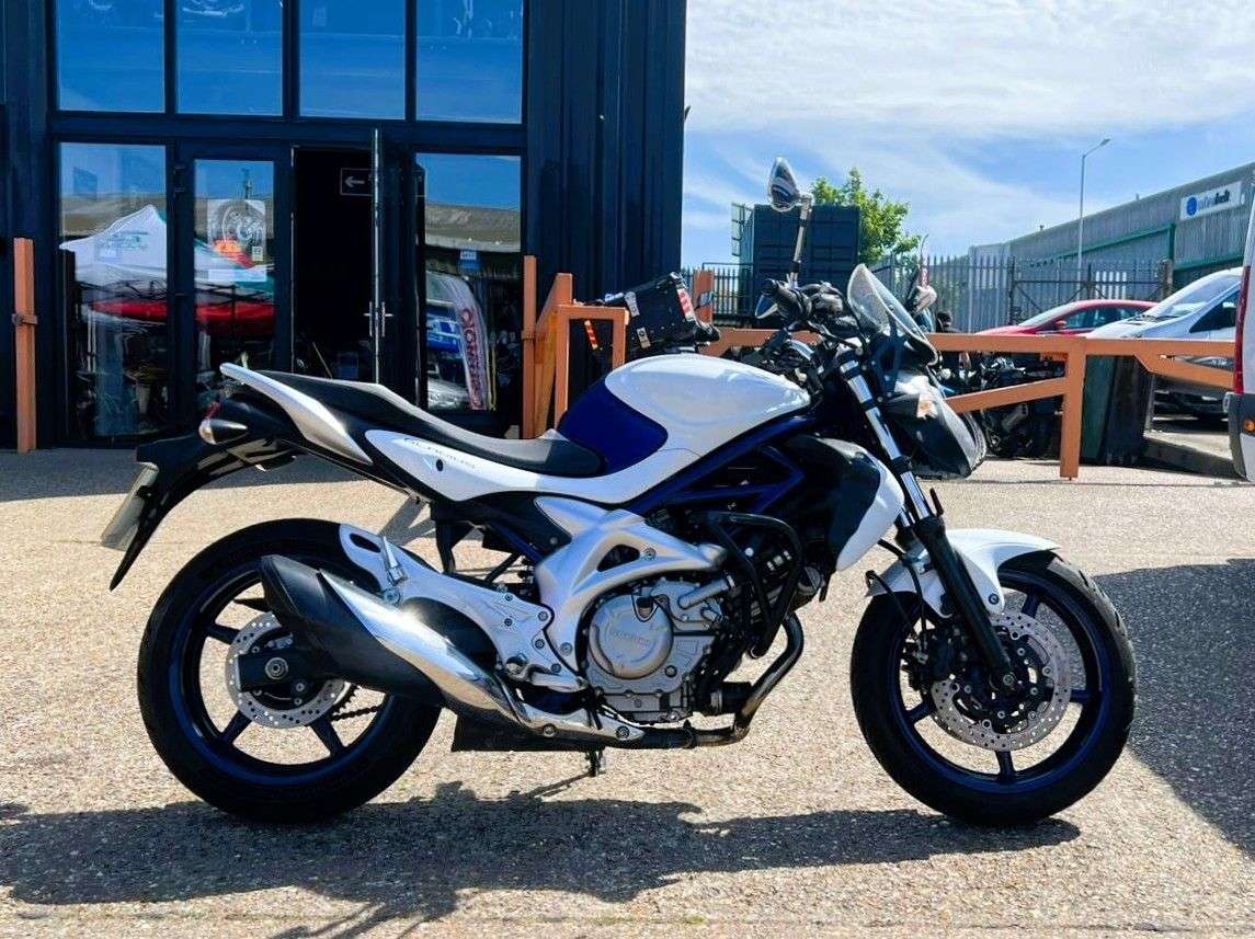 A 2011 SUZUKI GLADIUS 650 - BUY ONLINE 24 HRS A DAY - FINANCE AVAILABLE - ALL TYPES OF CREDIT ACCEPTE A 2011 SUZUKI GLADIUS 650 - BUY ONLINE 24 HRS A DAY - FINANCE AVAILABLE - ALL TYPES OF CREDIT ACCEPTE