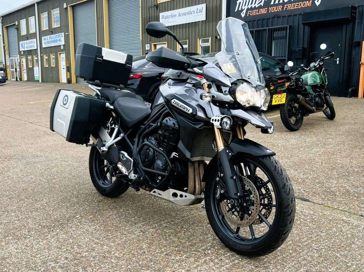 2015 TRIUMPH EXPLORER 2015 TRIUMPH EXPLORER