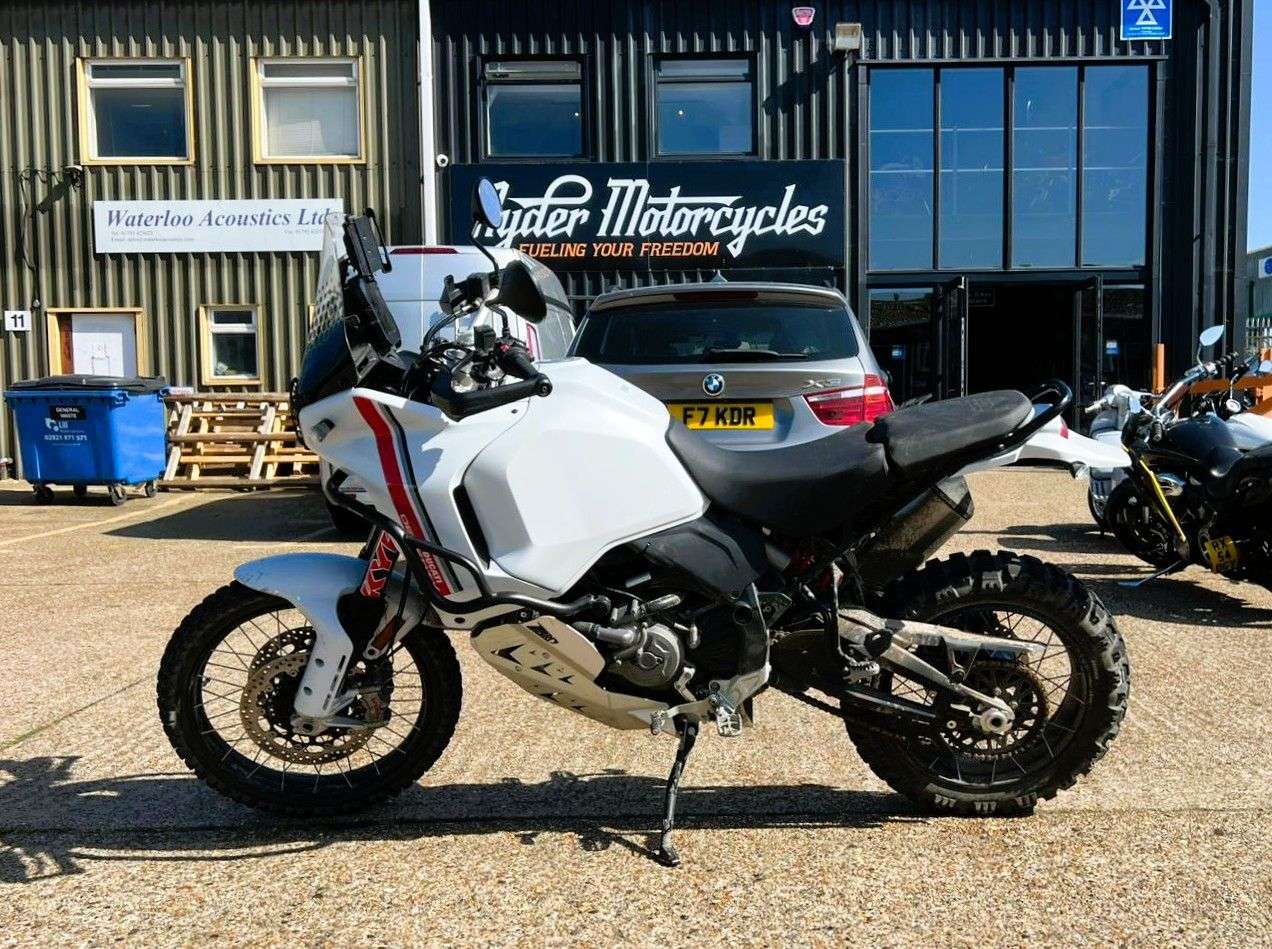 2023 DUCATI DESERTX 2023 DUCATI DESERTX