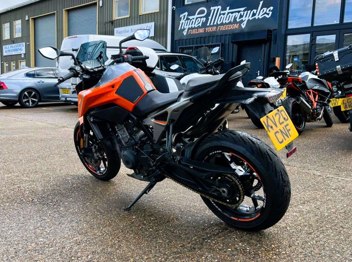 2020 KTM 790 DUKE 2020 KTM 790 DUKE