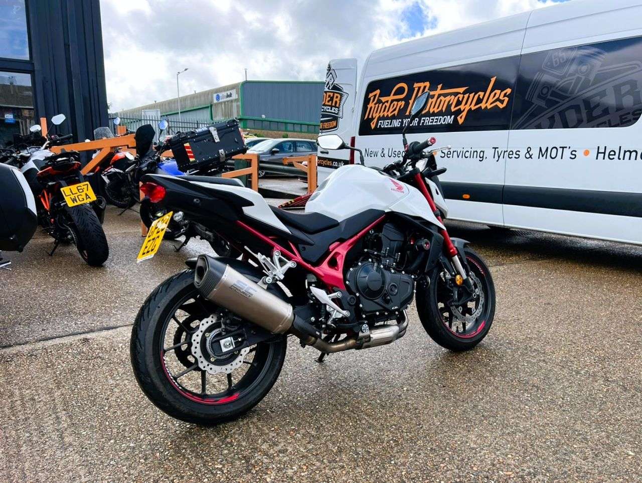 A 2023 HONDA CB750 HORNET - BUY ONLINE 24 HRS A DAY - FINANCE AVAILABLE - ALL TYPES OF CREDIT ACCEPTE A 2023 HONDA CB750 HORNET - BUY ONLINE 24 HRS A DAY - FINANCE AVAILABLE - ALL TYPES OF CREDIT ACCEPTE