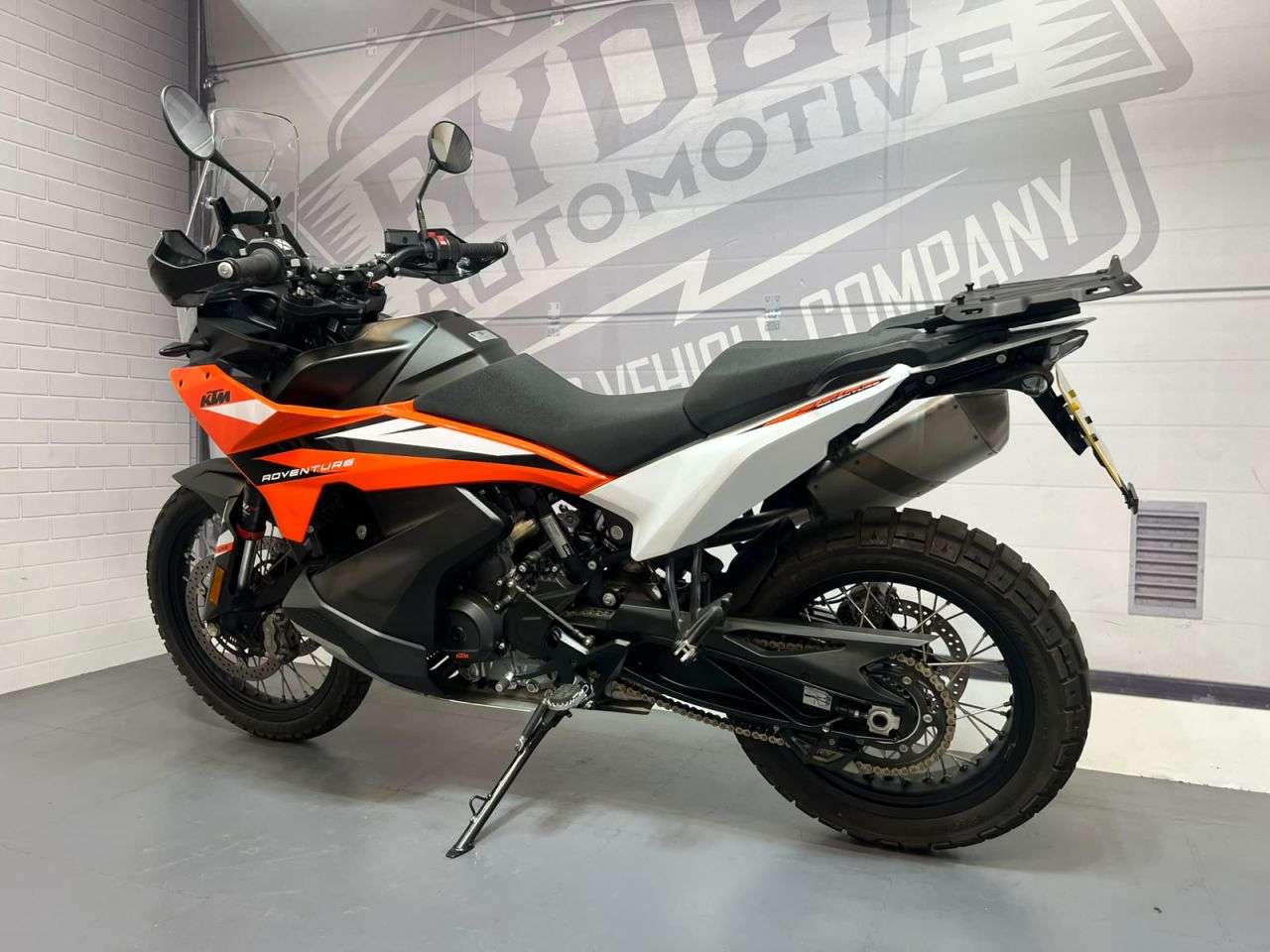 2024 KTM 890 ADVENTURE 2024 KTM 890 ADVENTURE