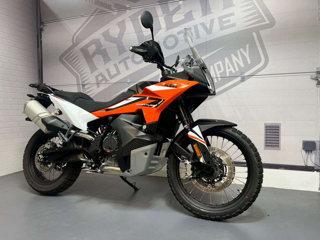 2024 KTM 890 ADVENTURE 2024 KTM 890 ADVENTURE