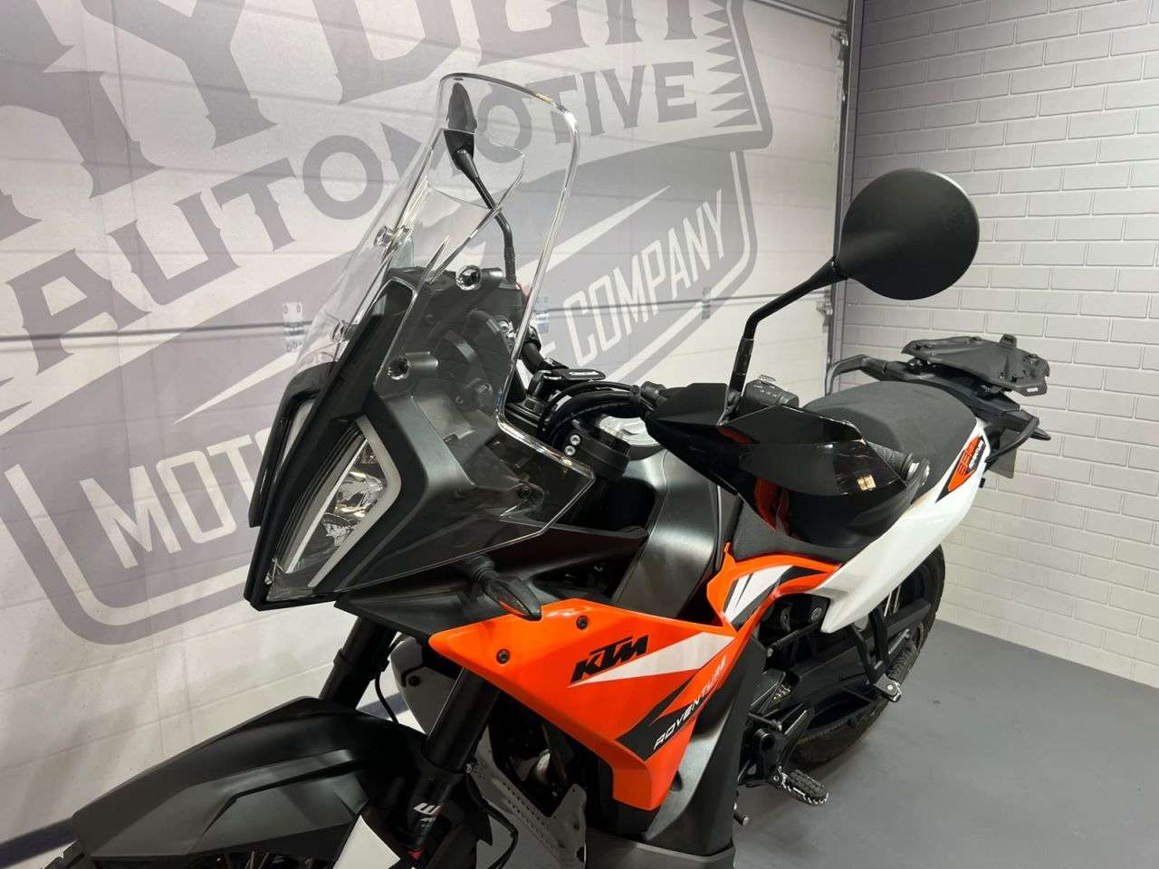 2024 KTM 890 ADVENTURE 2024 KTM 890 ADVENTURE