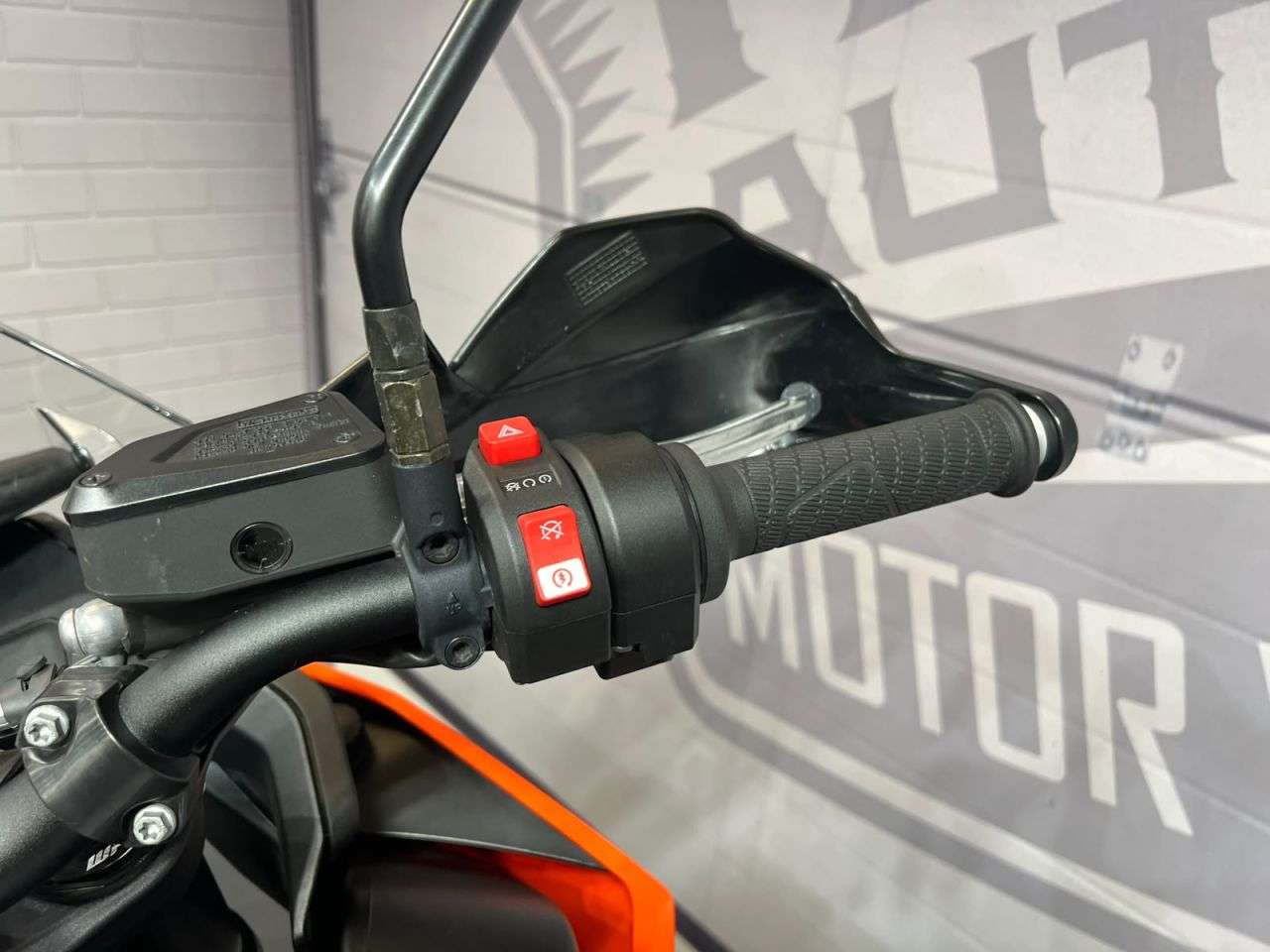 2024 KTM 890 ADVENTURE 2024 KTM 890 ADVENTURE