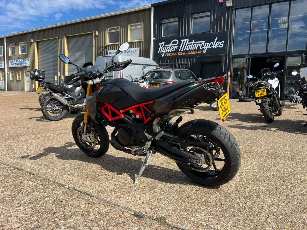 2018 APRILIA DORSODURO 900 2018 APRILIA DORSODURO 900