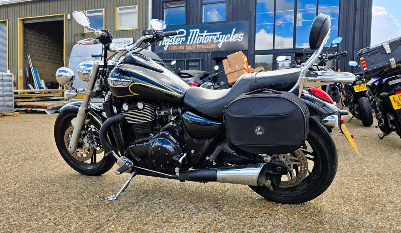 2012 TRIUMPH THUNDERBIRD 1600 2012 TRIUMPH THUNDERBIRD 1600