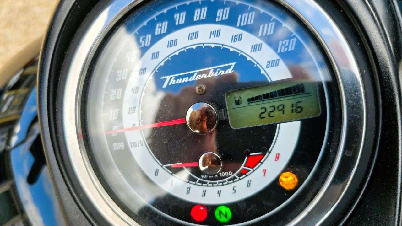 2012 TRIUMPH THUNDERBIRD 1600 2012 TRIUMPH THUNDERBIRD 1600