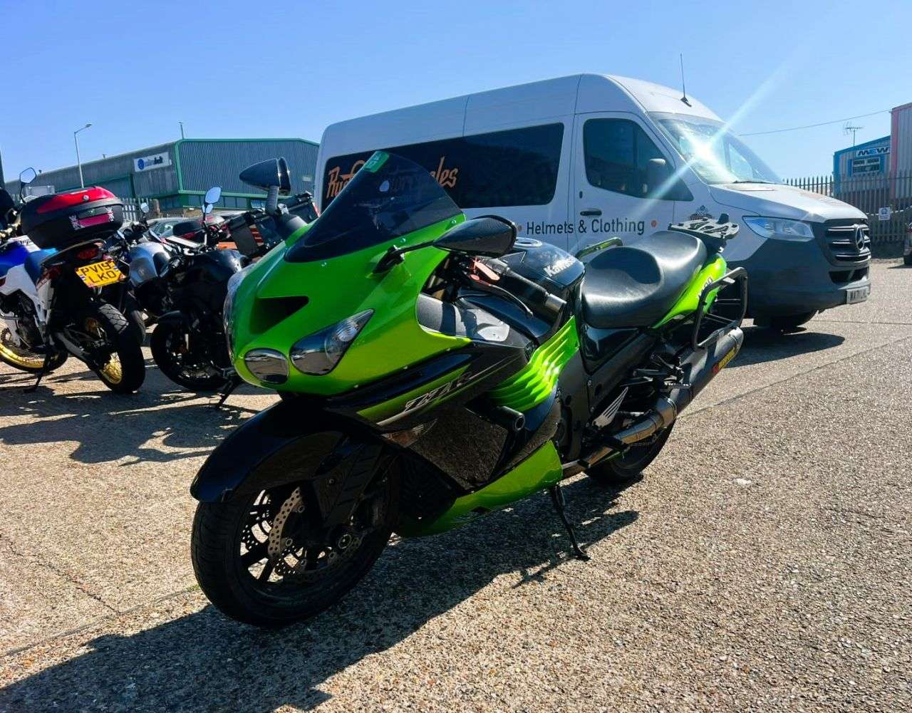 2011 KAWASAKI ZZR1400 2011 KAWASAKI ZZR1400