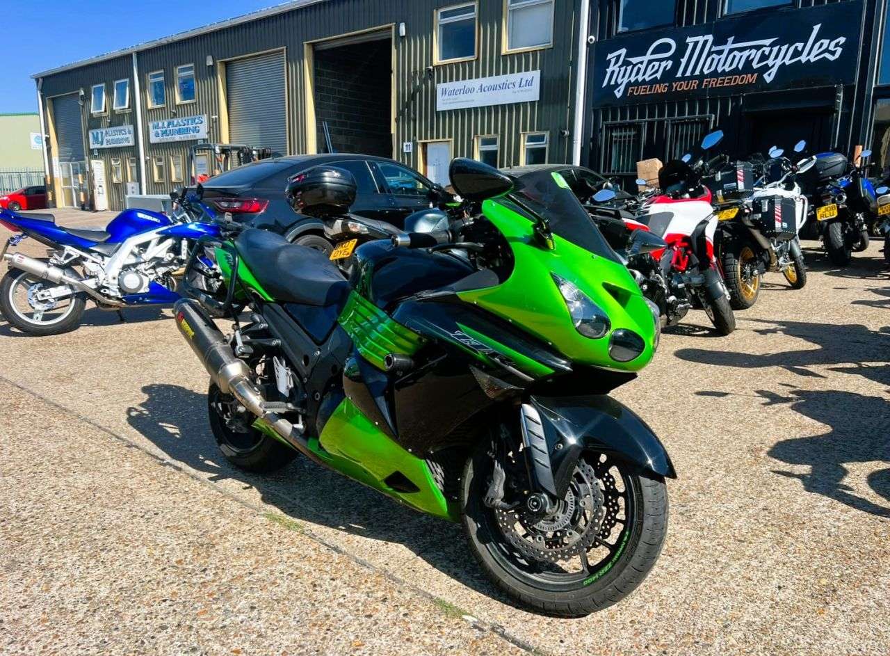2011 KAWASAKI ZZR1400 2011 KAWASAKI ZZR1400