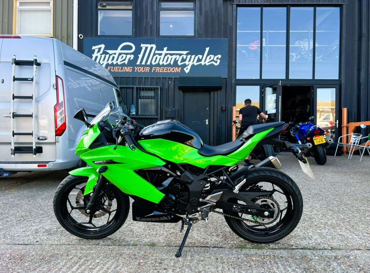 2018 KAWASAKI NINJA 250SL 2018 KAWASAKI NINJA 250SL