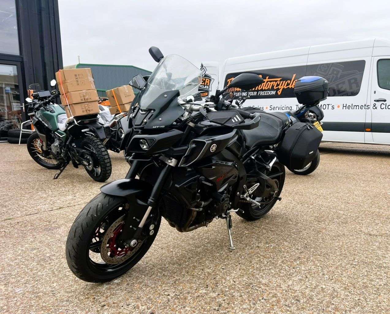 2017 YAMAHA MT-10 2017 YAMAHA MT-10