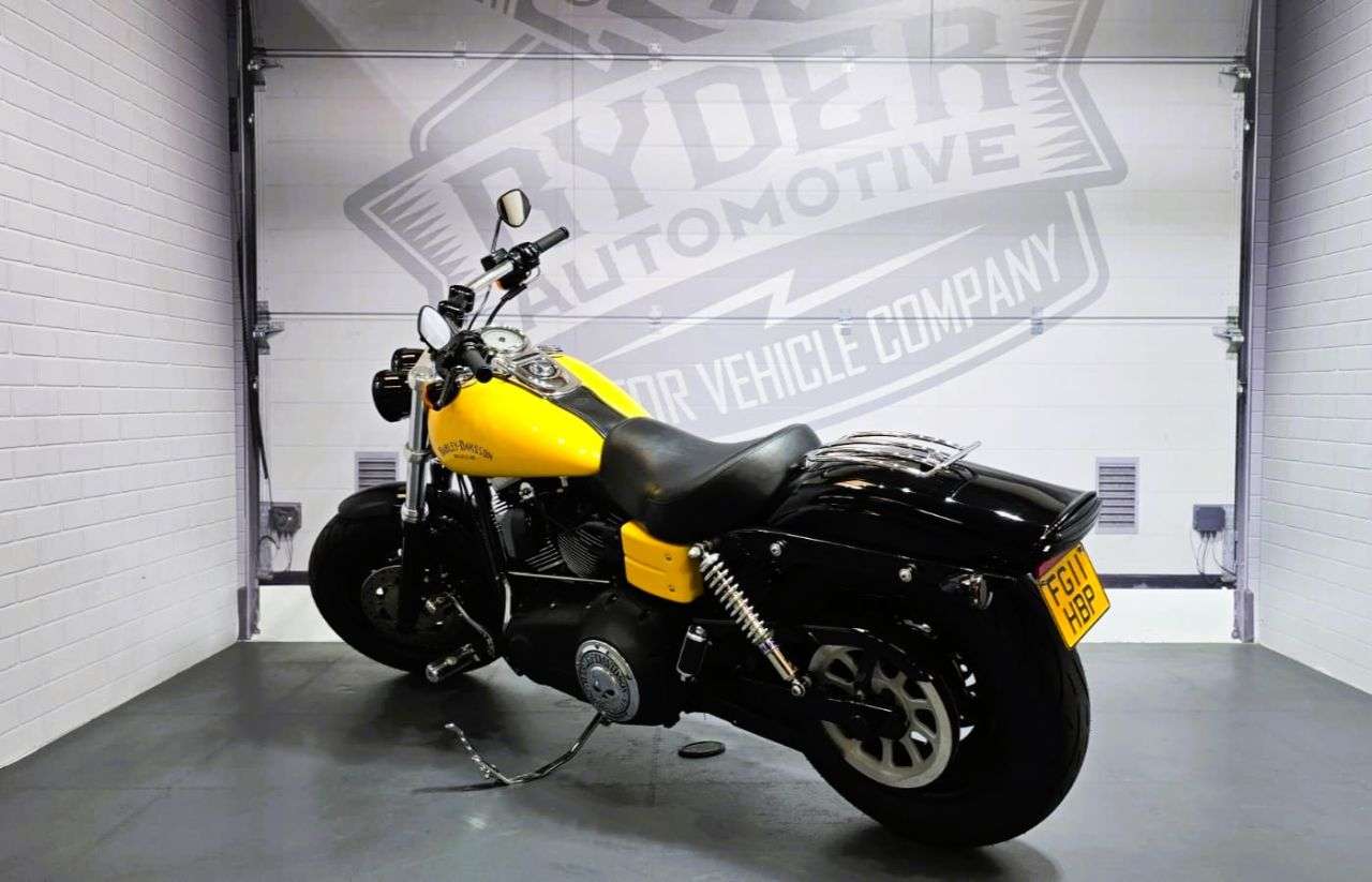 2011 HARLEY-DAVIDSON DYNA 2011 HARLEY-DAVIDSON DYNA