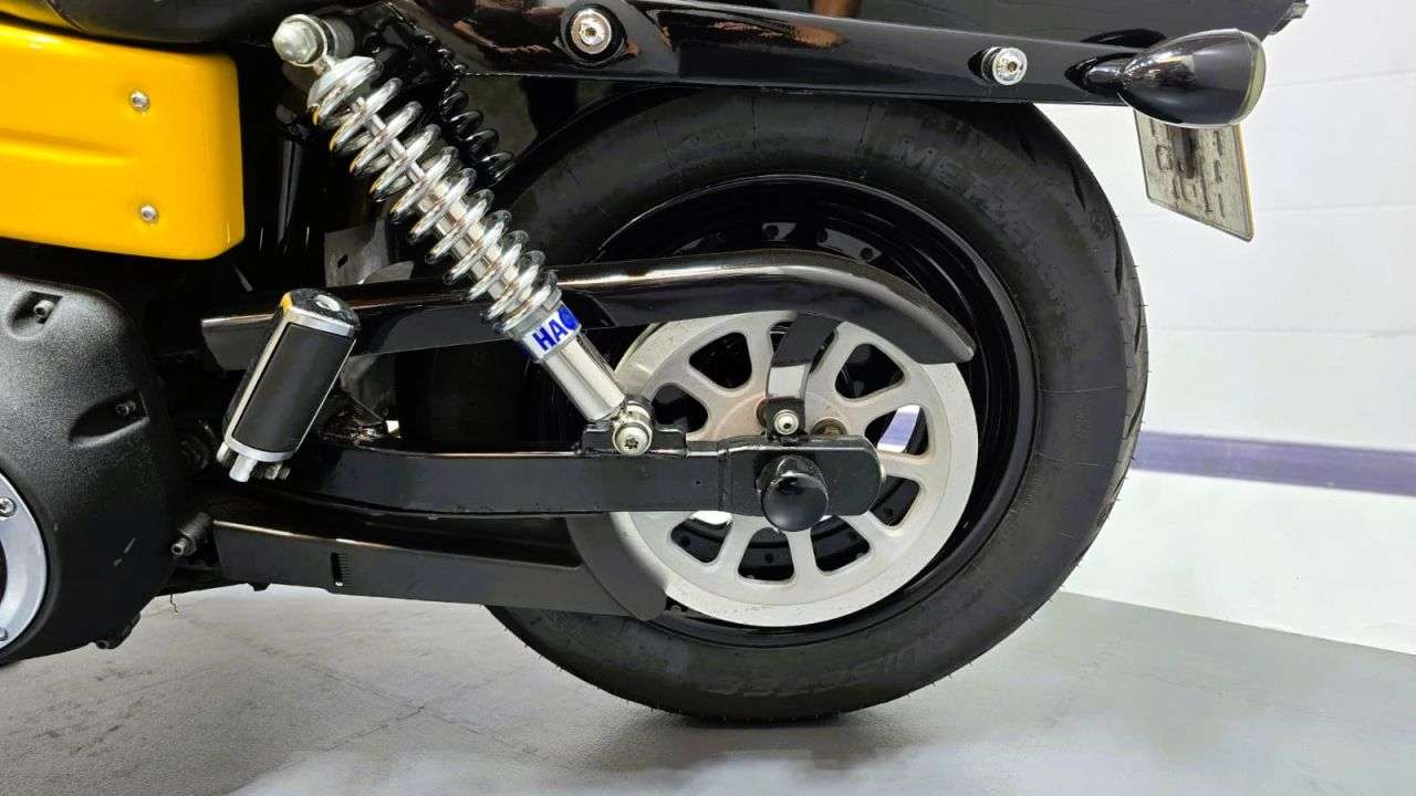 2011 HARLEY-DAVIDSON DYNA 2011 HARLEY-DAVIDSON DYNA