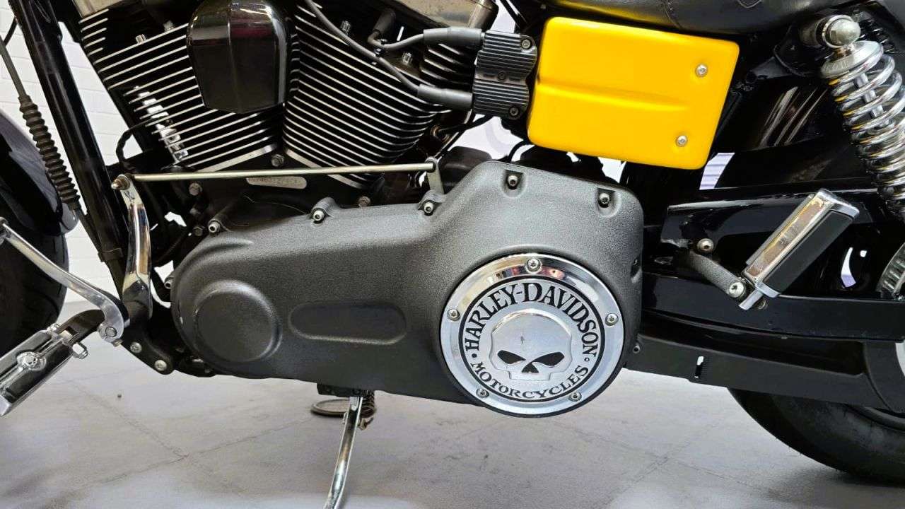 2011 HARLEY-DAVIDSON DYNA 2011 HARLEY-DAVIDSON DYNA