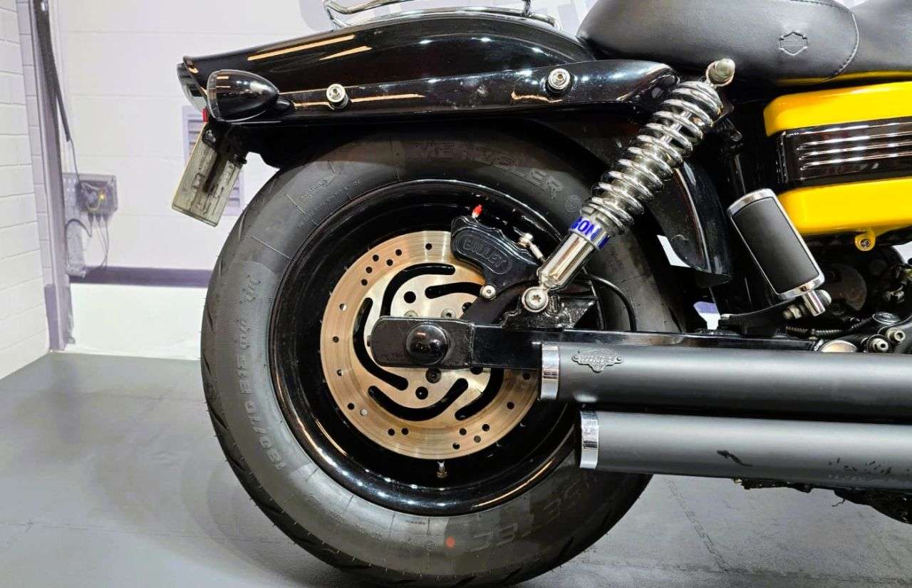 2011 HARLEY-DAVIDSON DYNA 2011 HARLEY-DAVIDSON DYNA