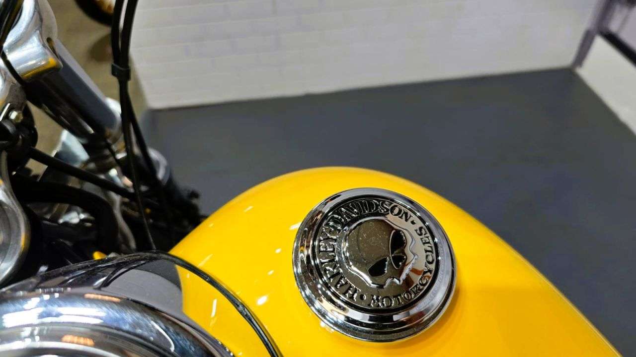 2011 HARLEY-DAVIDSON DYNA 2011 HARLEY-DAVIDSON DYNA
