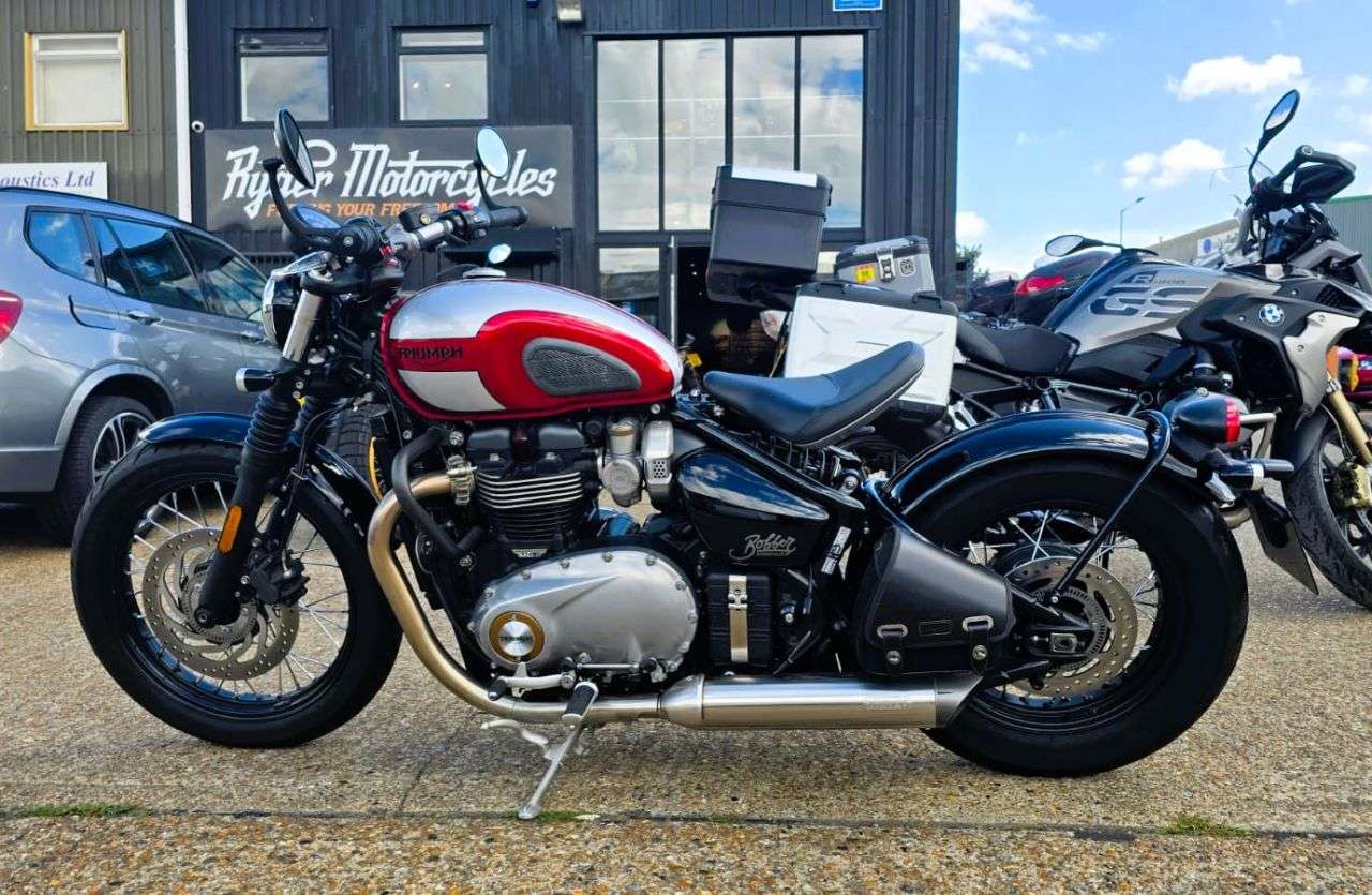 2017 TRIUMPH BOBBER 2017 TRIUMPH BOBBER