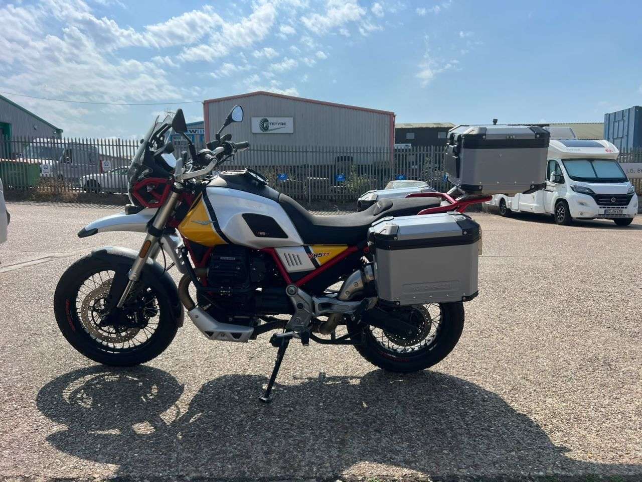 2019 MOTO GUZZI V85 2019 MOTO GUZZI V85
