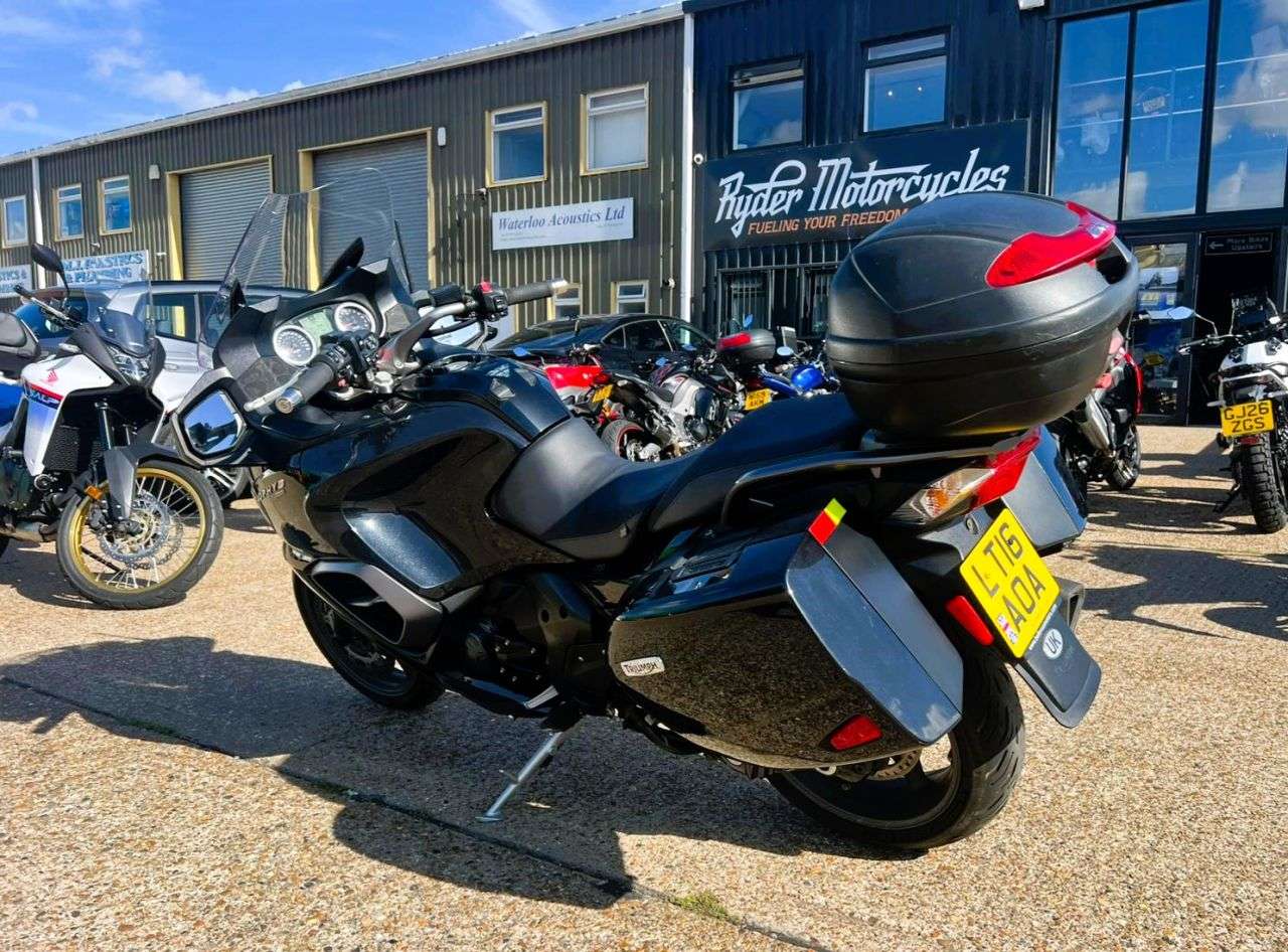 2016 TRIUMPH TROPHY 1200 2016 TRIUMPH TROPHY 1200