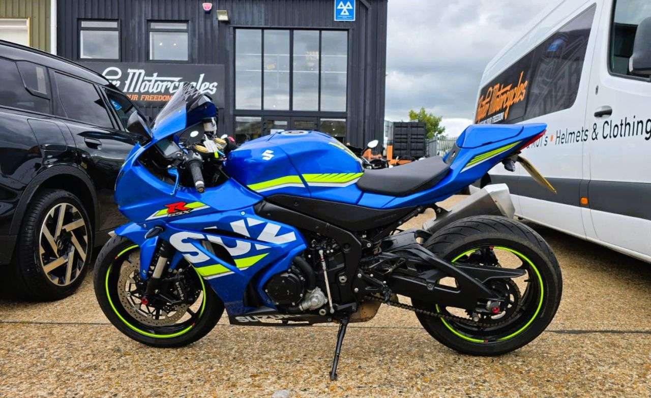 2018 SUZUKI GSX-R1000 2018 SUZUKI GSX-R1000